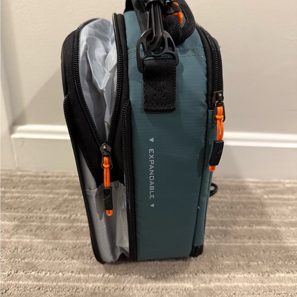 Blue Lunch Box - Picture 8 of 10